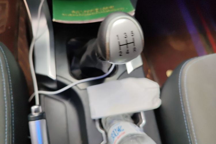 猎豹汽车 猎豹Q6 2015款 2.4L 手动两驱精英型中控内饰18