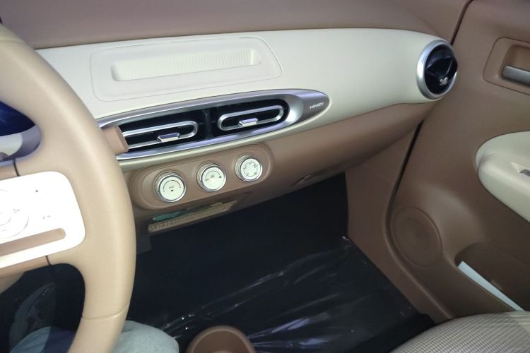 五菱汽车 宏光MINIEV 2025款 四门版 进阶款中控内饰16