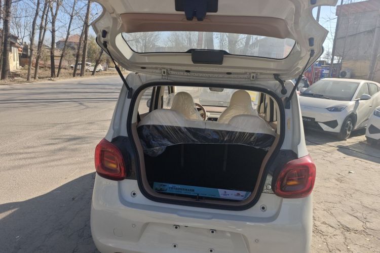 五菱汽车 宏光MINIEV 2025款 四门版 进阶款机舱底盘23