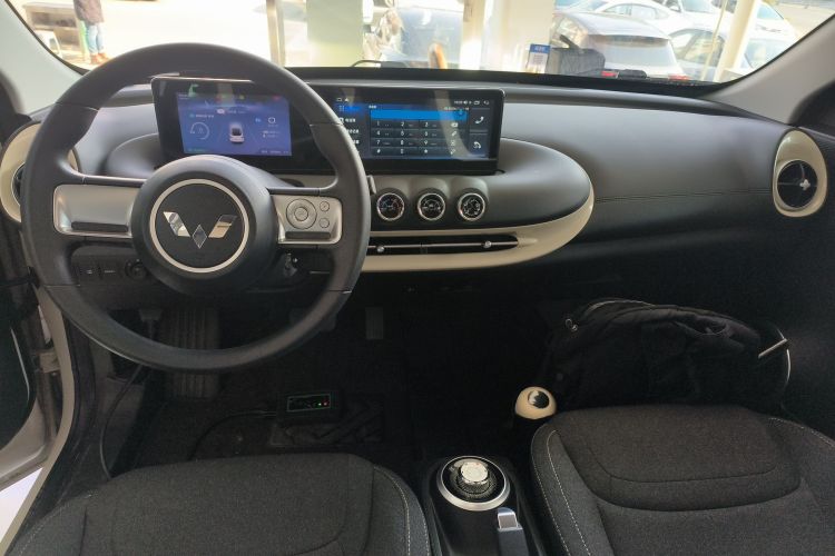 五菱汽车 五菱缤果 2023款 333km 快享款中控内饰7002