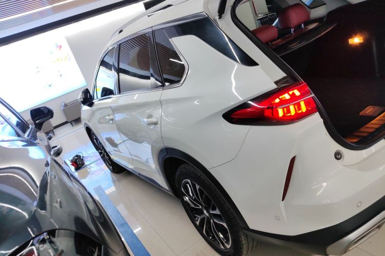 广汽传祺 传祺GS4 PLUS 2022款 390T 自动星际版车身外观4