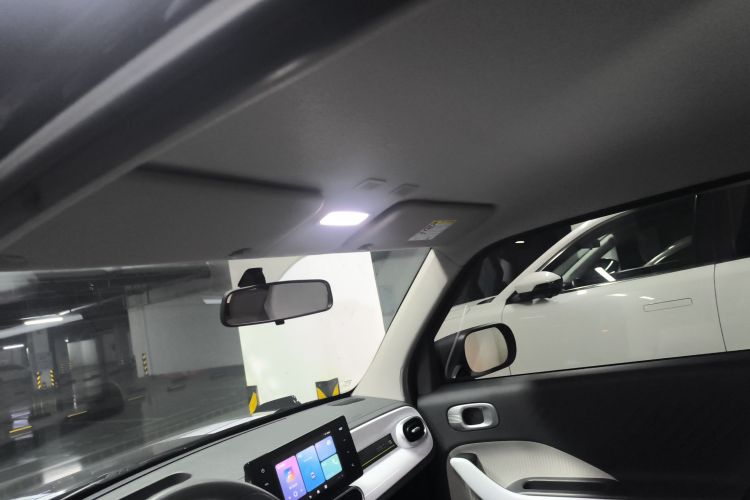 吉利银河 2025款 210km 熊猫卡丁中控内饰22