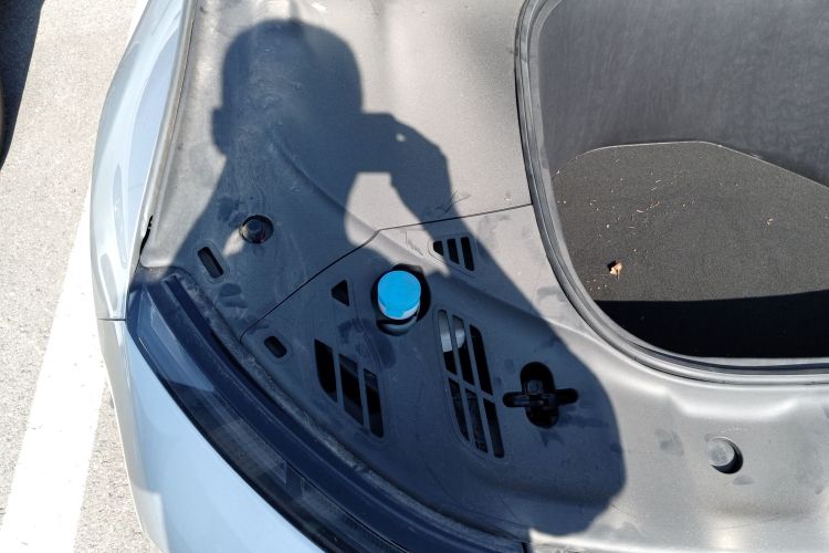 小鹏P7 2020款 586N机舱底盘25