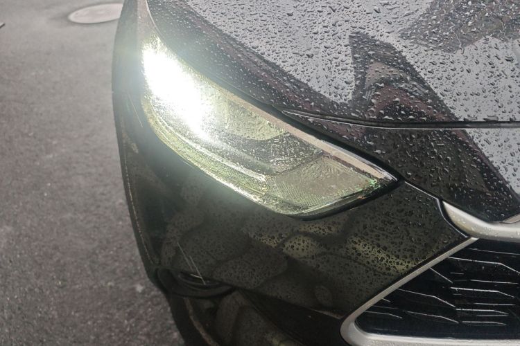 丰田 汉兰达 2023款 2.5L智能电混双擎两驱精英版 5座车身外观8