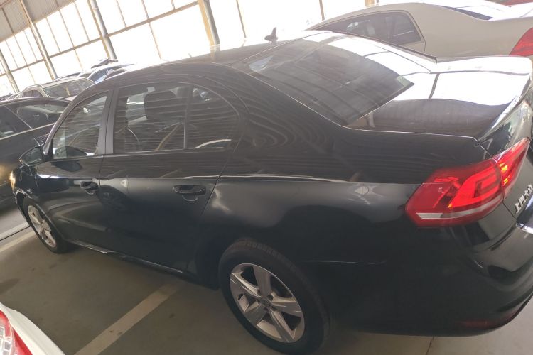 大众 朗逸 2017款 1.6L 自动风尚版车身外观4