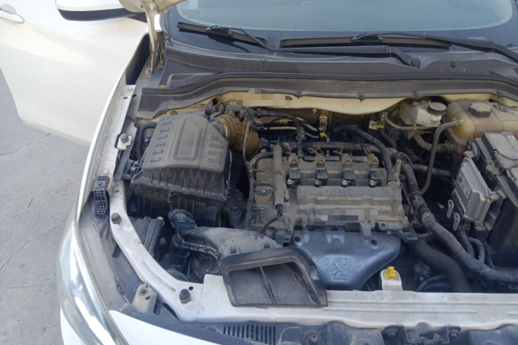 雪佛兰 科沃兹 2019款 320 自动欣享天窗版机舱底盘25