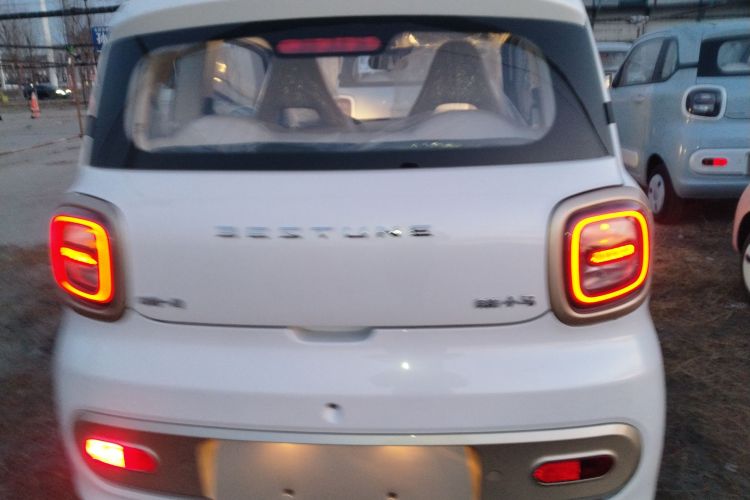 奔腾小马 2026款 222km 萌趣马 Plus车身外观6