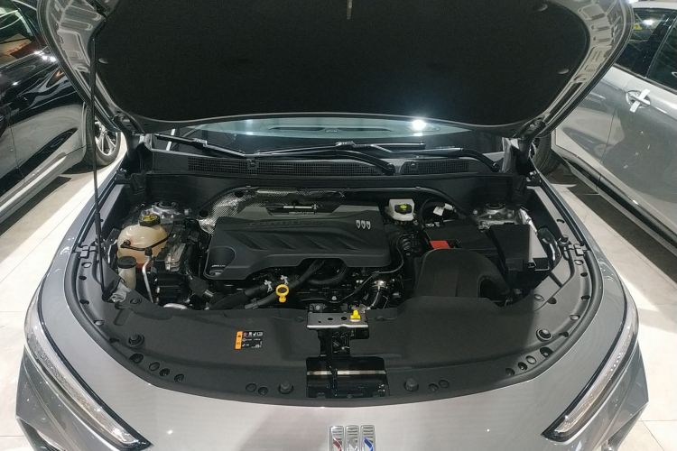 别克 昂扬 2022款 1.5T GS 燃速版机舱底盘24