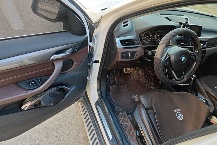 宝马X1 2016款 sDrive20Li 豪华型中控内饰20