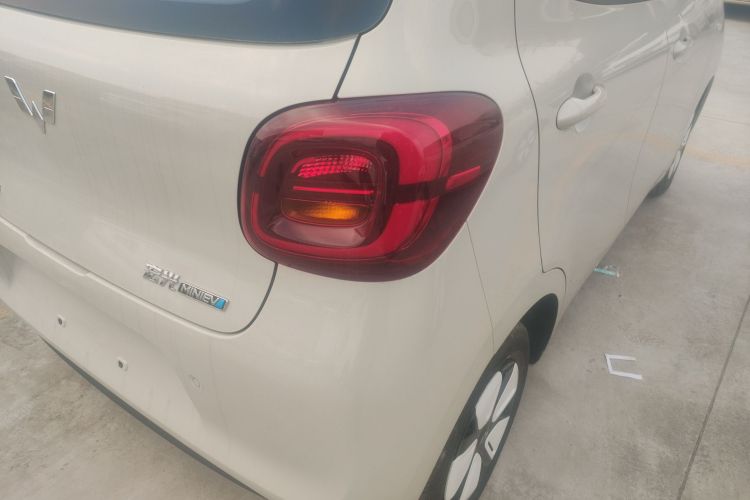 五菱汽车 宏光MINIEV 2025款 四门版 进阶款车身外观9