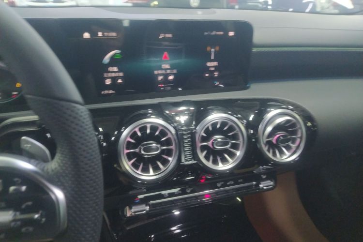奔驰A级 2022款 改款三 A 200 L 运动轿车时尚型中控内饰16