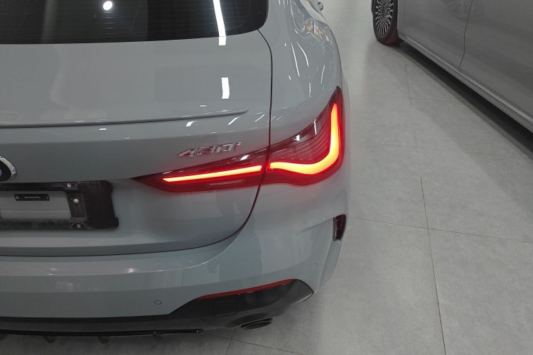 宝马4系 2024款 430i M运动曜夜套装车身外观9