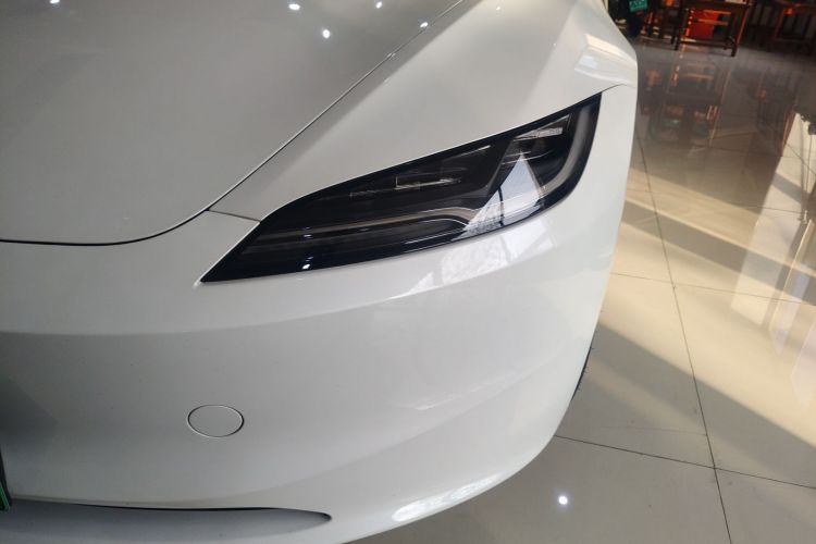 特斯拉 Model 3 2023款 长续航全轮驱动版局部细节36