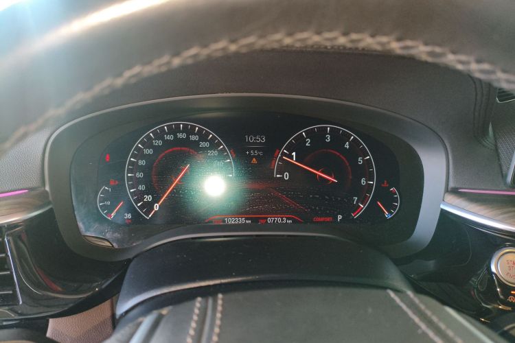 宝马5系 2019款 530Li 领先型 豪华套装中控内饰14