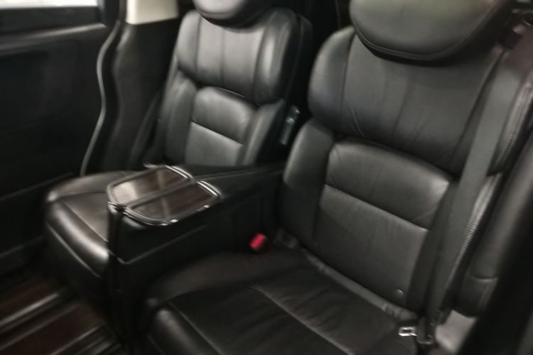 本田 艾力绅 2016款 2.4L 豪华版中控内饰21