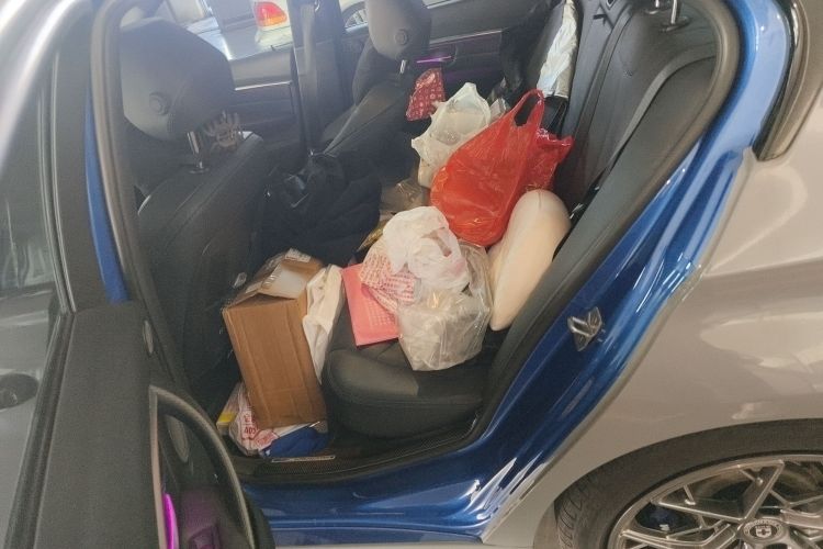 宝马3系 2019款 320i M运动曜夜版中控内饰21