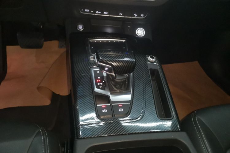 奥迪Q5L 2020款 改款 40 TFSI 荣享时尚型中控内饰18