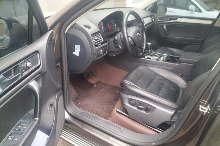 大众 途锐 2017款 3.0TSI 拓界版中控内饰20