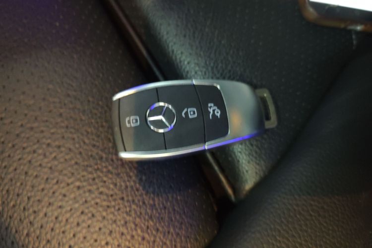 奔驰GLC 2020款 GLC 260 L 4MATIC 豪华型中控内饰7001