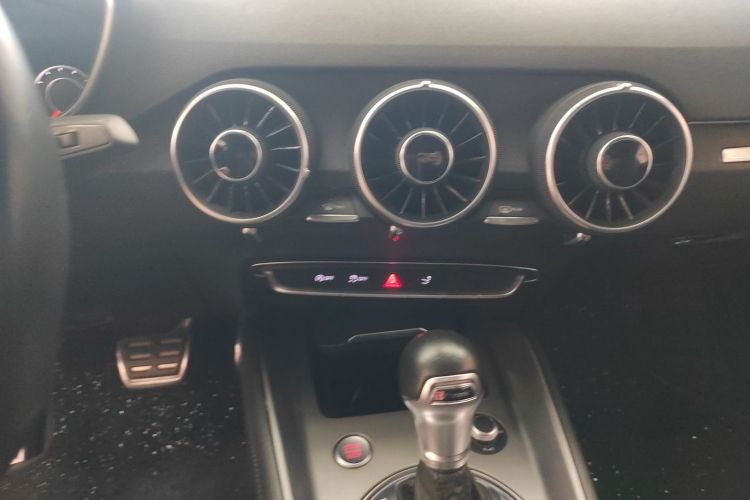 奥迪TT 2015款 TT Coupe 45 TFSI局部细节16