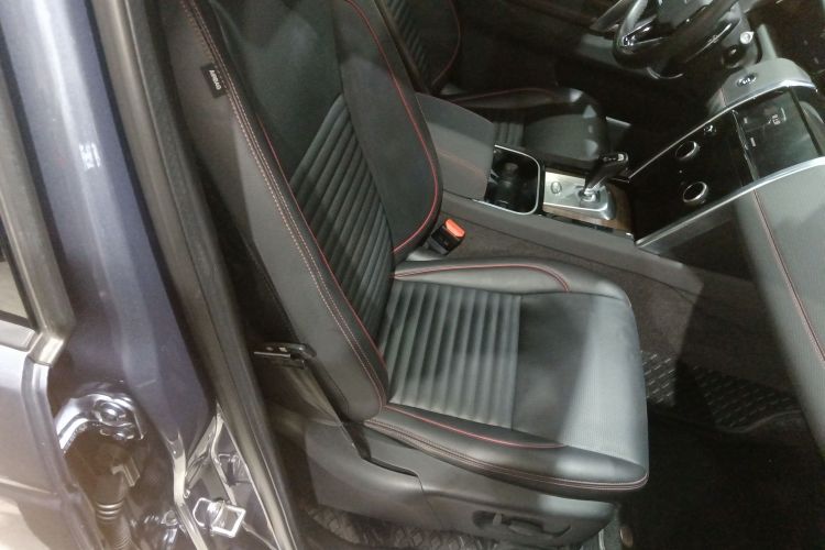 路虎 发现运动版 2022款 249PS R-Dynamic S 性能版 5座局部细节41