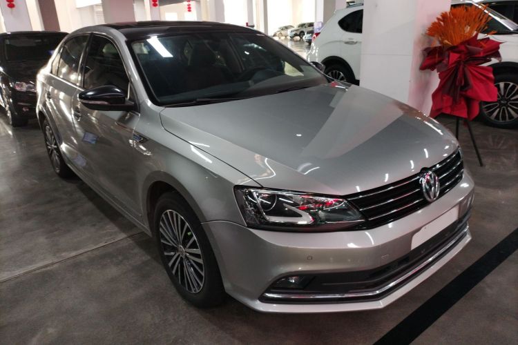 大众 速腾 2017款 230TSI 自动豪华型车身外观3