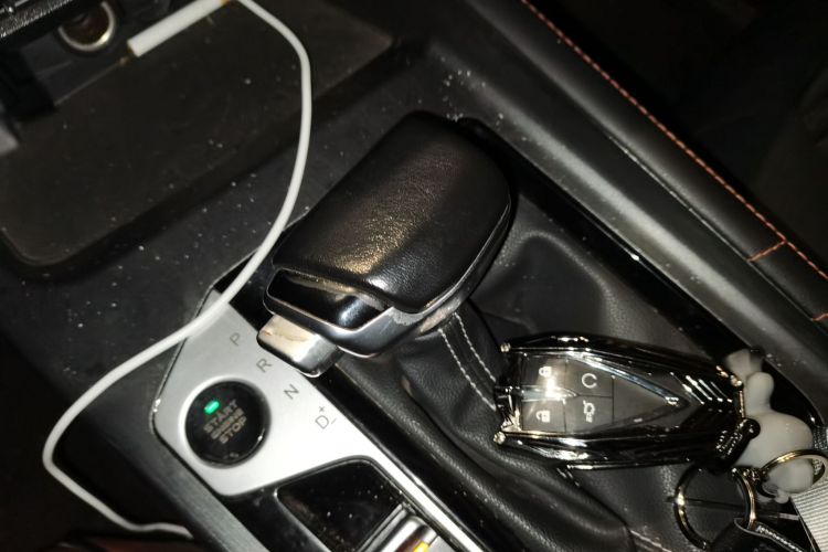 长安欧尚X7 PLUS 2022款 1.5T 蓝鲸版自动尊贵型中控内饰18