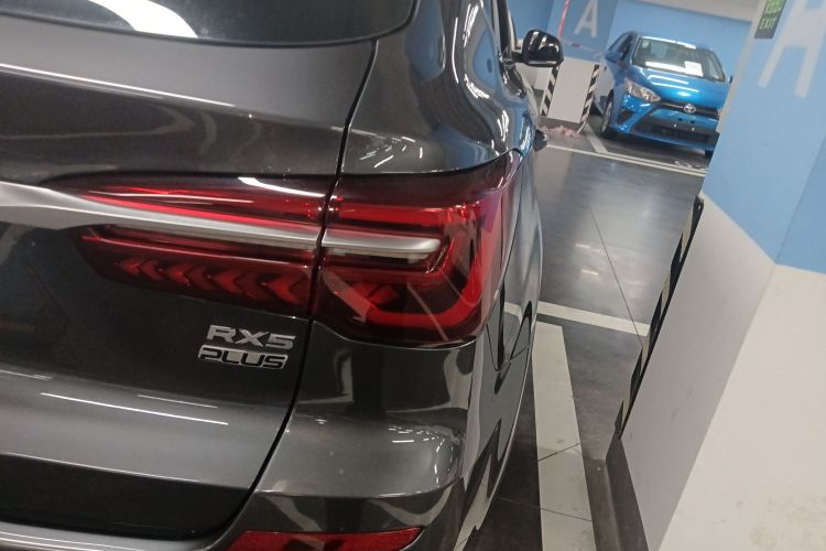 荣威RX5 2023款 PLUS 330TGI 自动领潮智惠版车身外观9