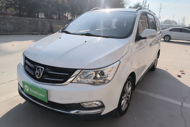 宝骏730 2016款 1.5L 手动舒适型 7座 国V车身外观1