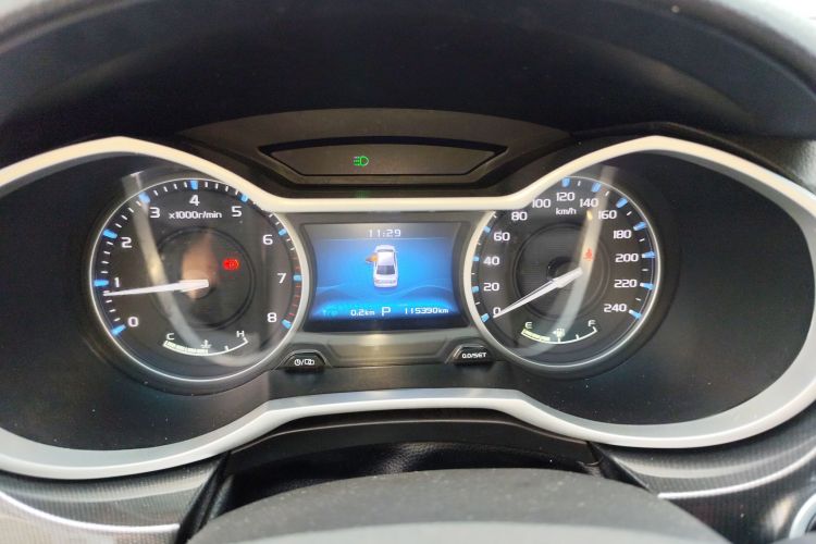 吉利汽车 帝豪 2017款 三厢百万款 1.5L CVT向上版中控内饰14