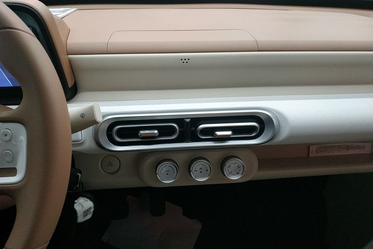 五菱汽车 宏光MINIEV 2024款 第三代 215km 青春版局部细节16