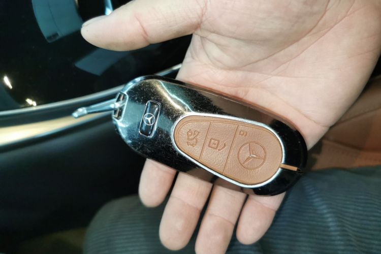 奔驰GLC 2023款 改款 GLC 300 L 4MATIC 动感型 5座中控内饰11