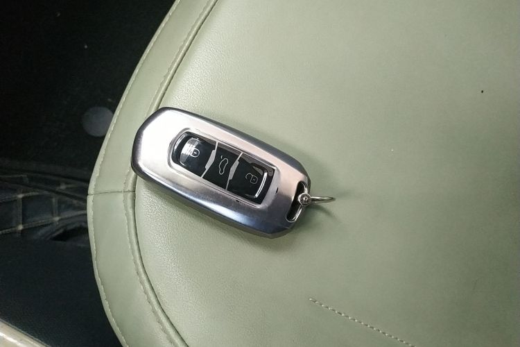 吉利银河 2024款 200km 熊猫骑士中控内饰11