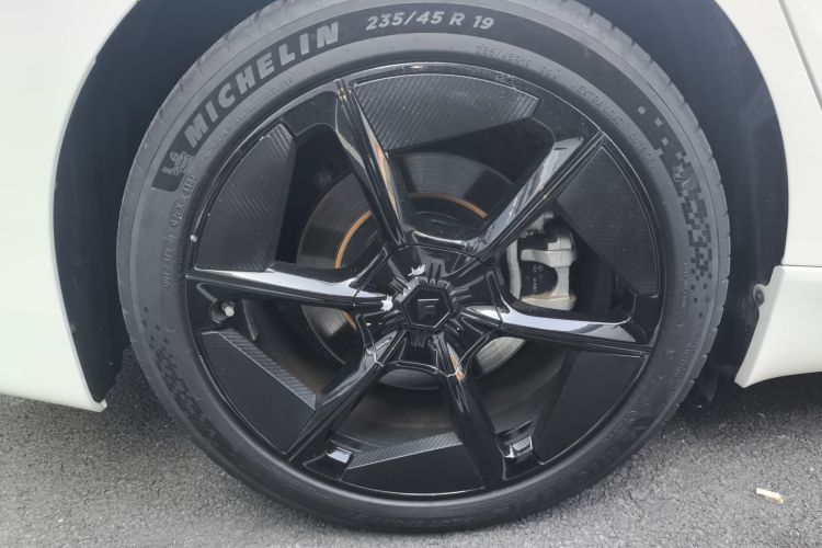 昊铂GT 2023款 560后驱科技版车身外观6008