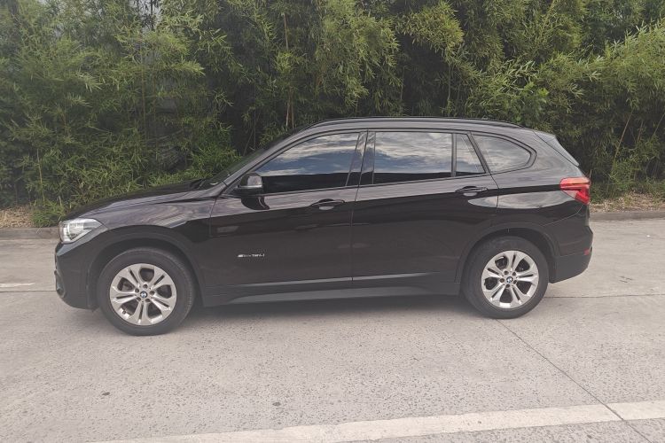 宝马X1 2016款 sDrive18Li 尊享型车身外观4