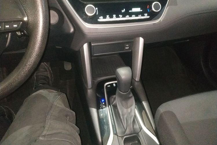 丰田 锋兰达 2023款 2.0L CVT精英版局部细节18