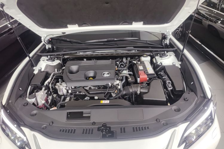 雷克萨斯ES 2025款 200 臻享版机舱底盘24