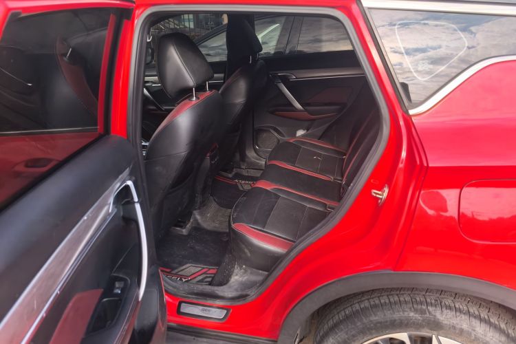 吉利汽车 缤越 2019款 运动款 260T DCT Battle 国VI中控内饰7004