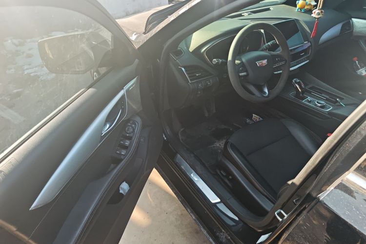 凯迪拉克CT5 2021款 28T 技术型中控内饰20