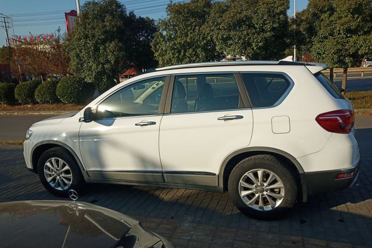 哈弗H6 2018款 红标 运动版 1.5T 手动两驱精英型车身外观4