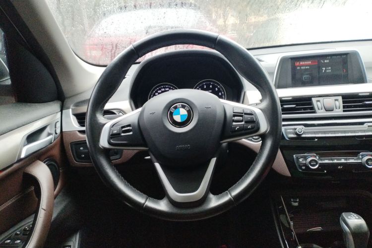 宝马X1 2019款 sDrive18Li 尊享型中控内饰13