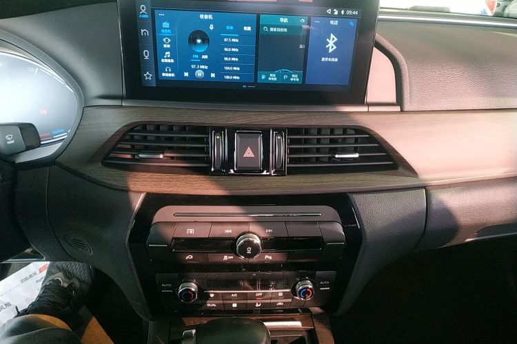 江汽集团 江淮iEVA60 2019款 旗舰型中控内饰16