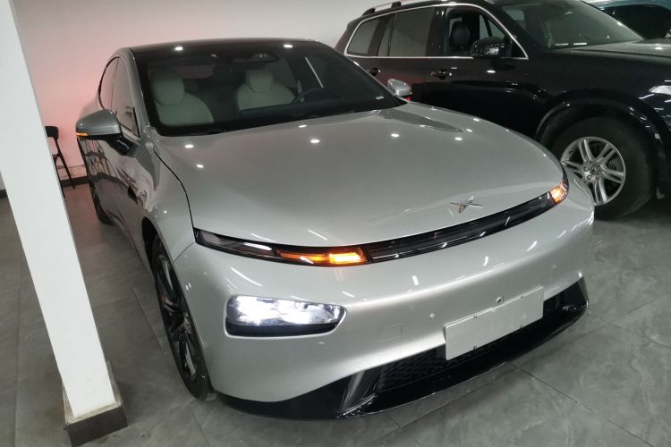 小鹏P7 2022款 480E+车身外观3