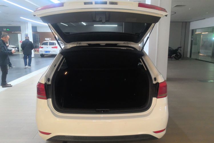 大众 朗行 2015款 1.6L 自动舒适版机舱底盘23