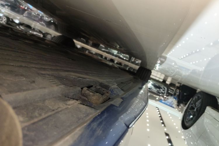 奔驰C级 2022款 改款 C 260 L 运动版局部细节9002