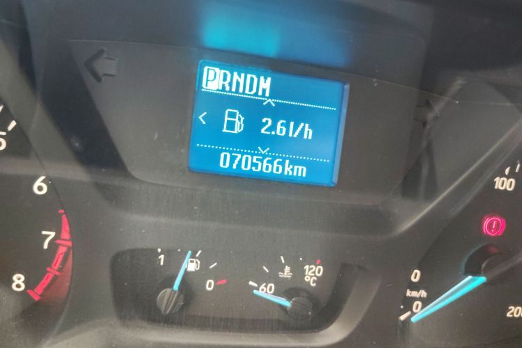 福特 全顺 2019款 2.0T汽油自动多功能商用车短轴低顶6座国VI中控内饰15