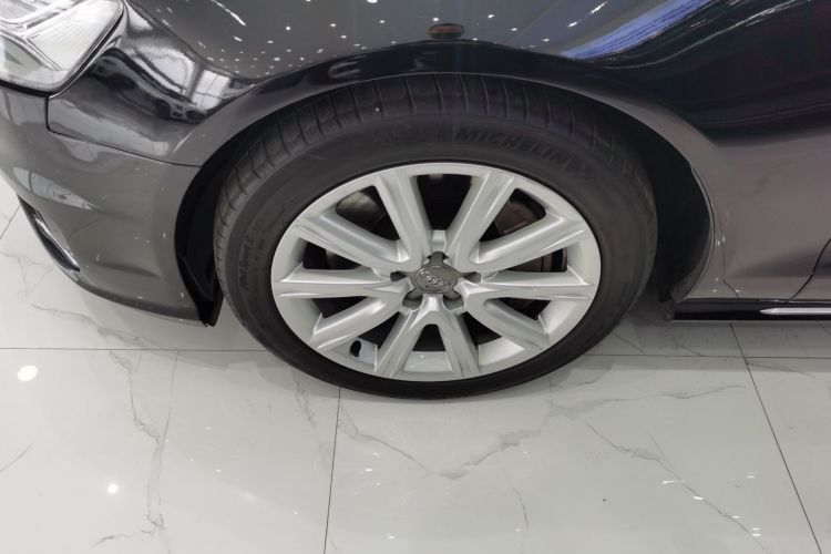 奥迪A6L 2016款 45 TFSI quattro 运动型车身外观35