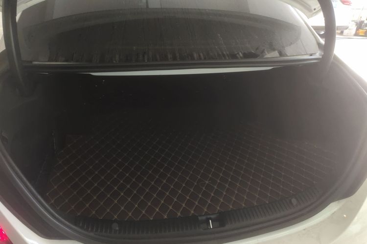 奔驰C级 2017款 C 200 L 运动版局部细节23