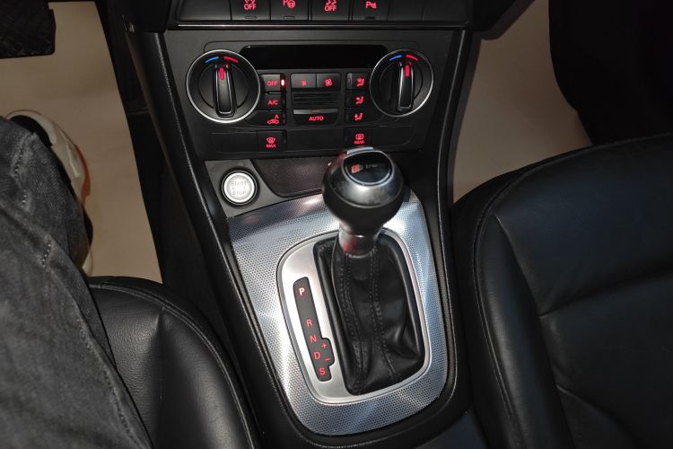 奥迪Q3 2017款 30 TFSI 风尚型中控内饰18