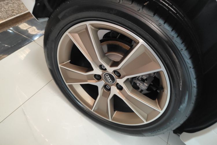 奥迪Q2L 2023款 35TFSI 时尚动感型车身外观6008